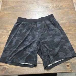 Lululemon Mens Core Short Size Large